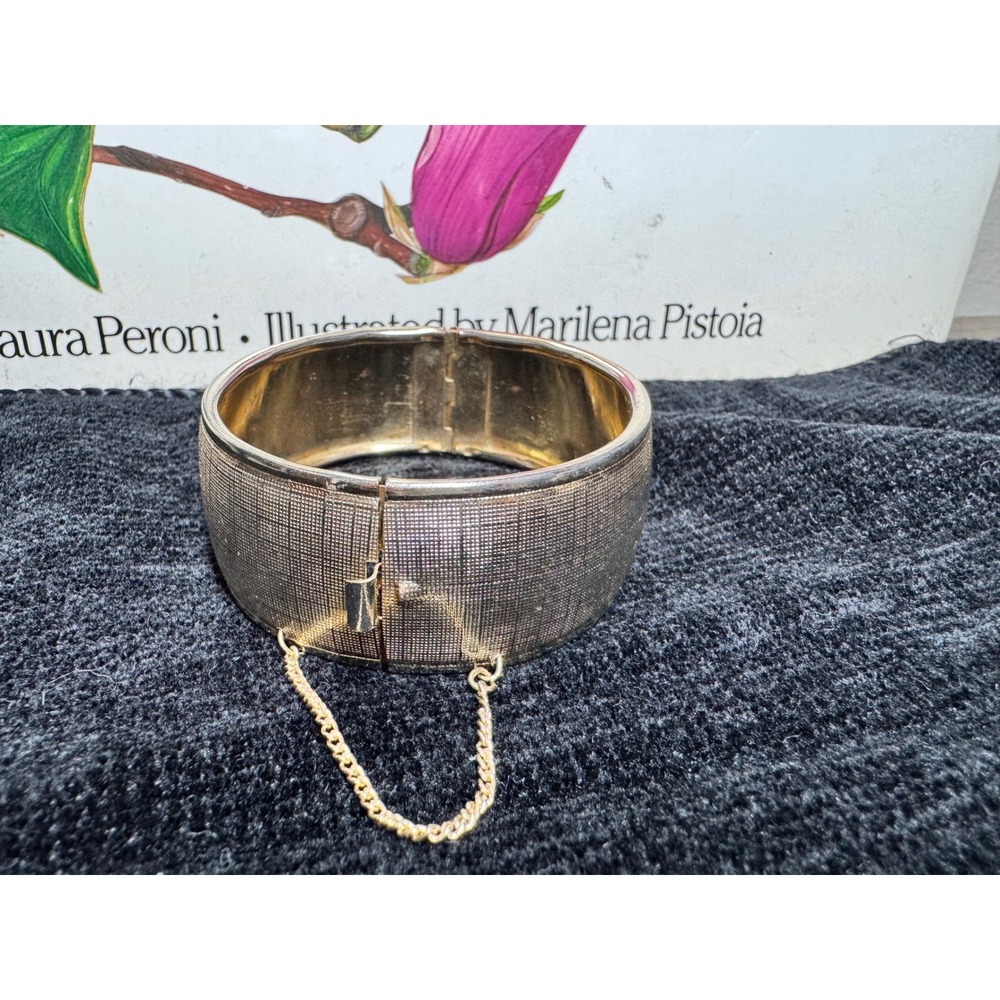 Vintage Gold‎ Tone Textured Mesh Hinged Bangle Bracelet w Safety Chain Wide MCM